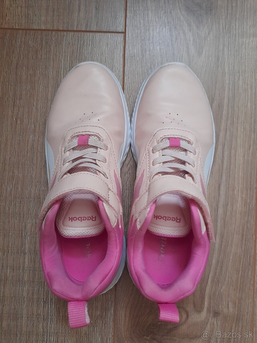 Dievcenske tenisky Reebok, velkost 34