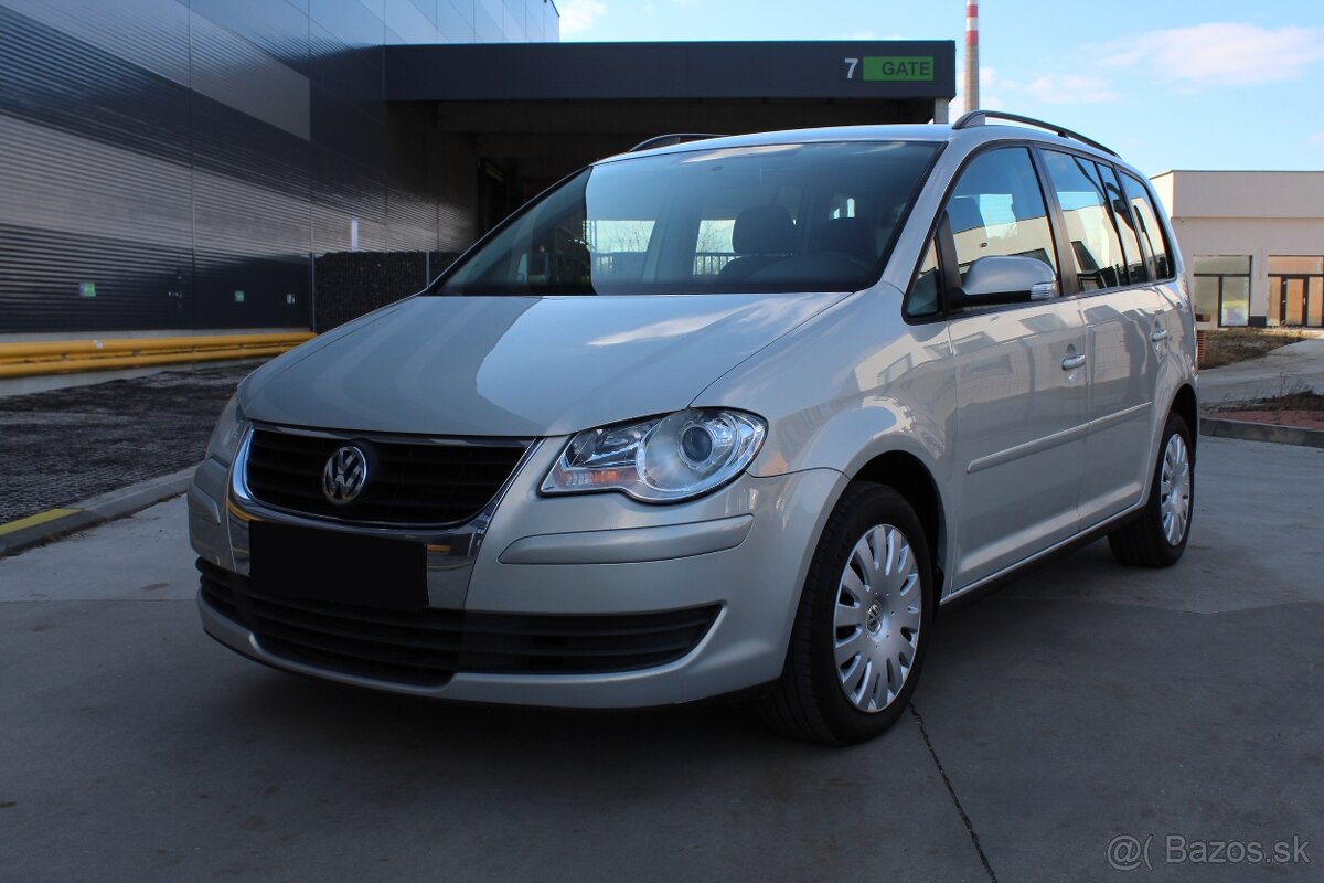 Volkswagen Touran 1.9 TDI 77kw 7 miestne