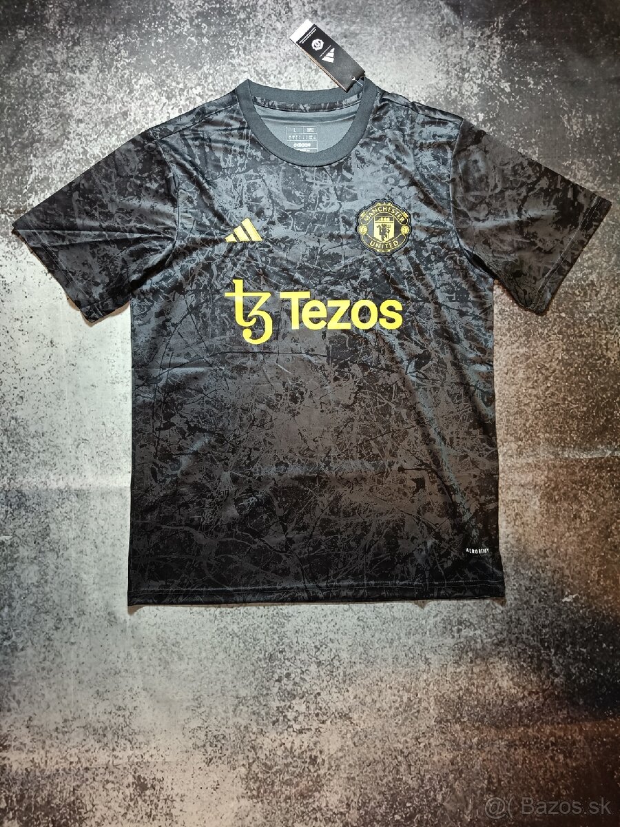 Manchester United black edition jersey