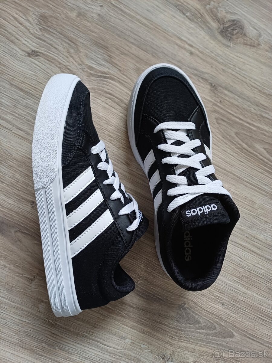 Tenisky adidas (36,5)