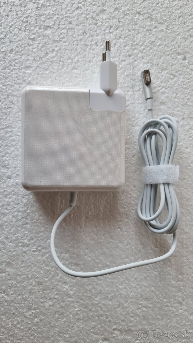 Predám nový zdroj pre MacBook 85W, 18,5V, 4,6A.