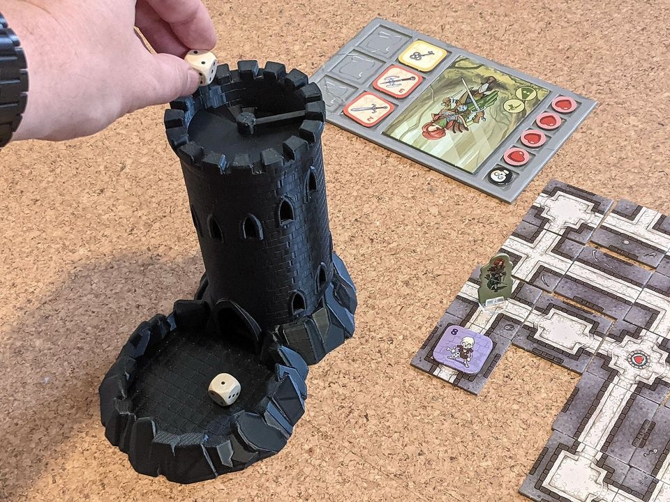 Dice Tower - Hádzacia veža na kocky k spoločenským hrám