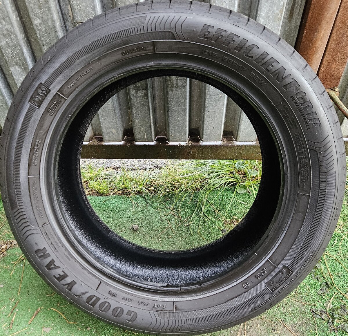 Špičkové letné pneu GoodYear - 215/55 r17 98W