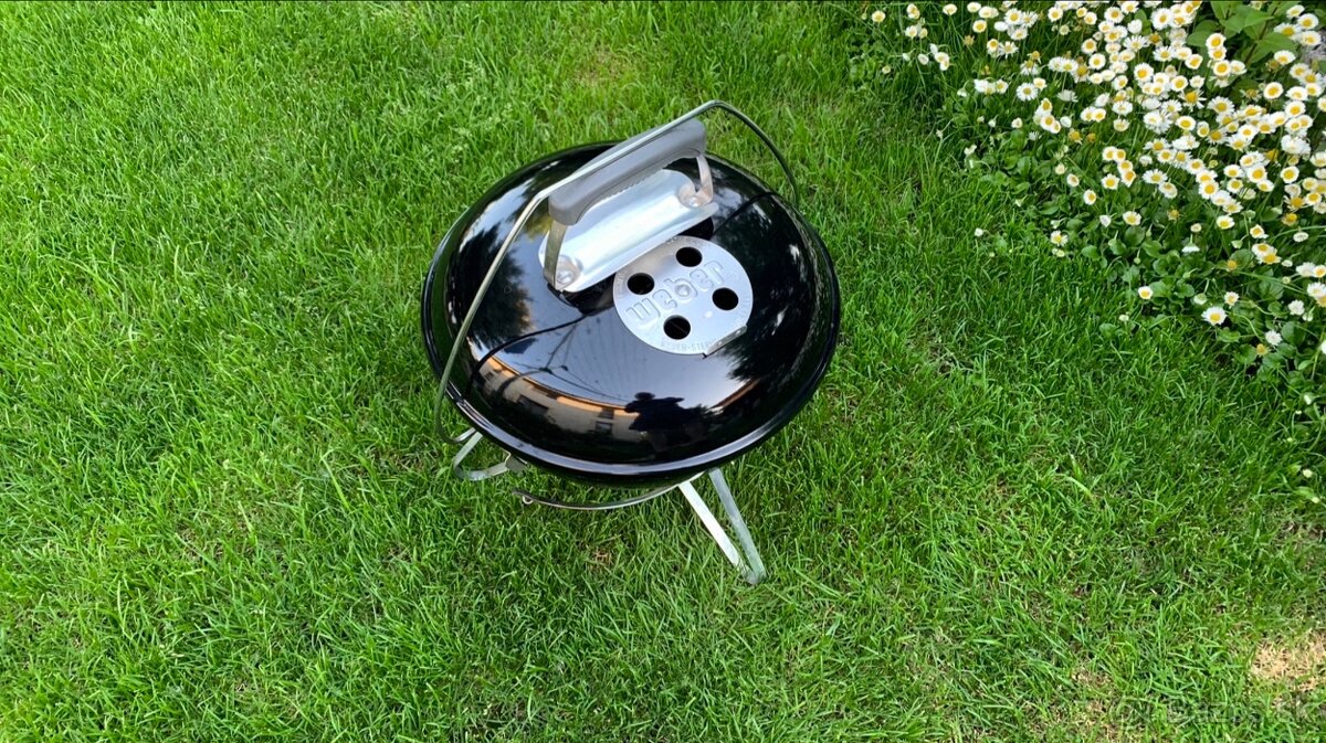 Predám originál prenosný grill Weber Premium smokey joe