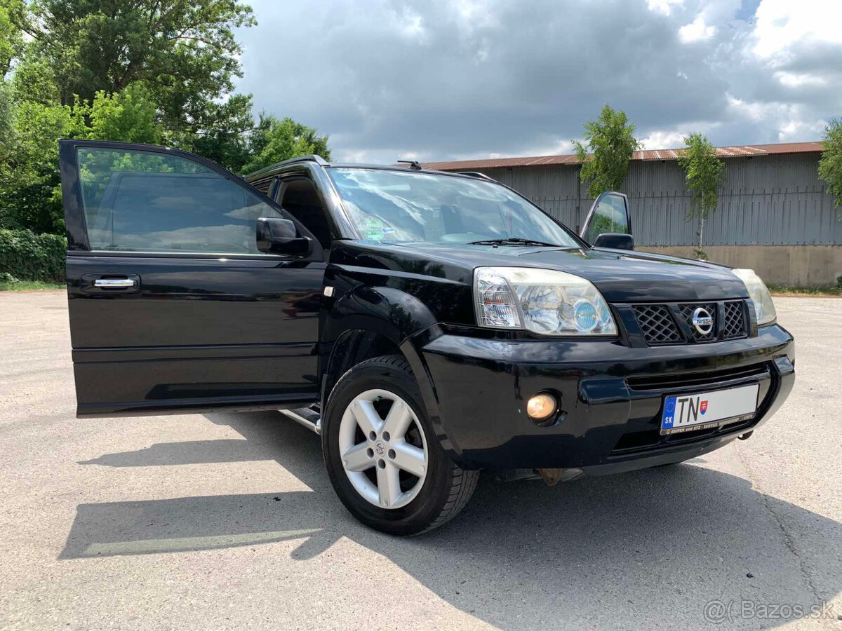 Nissan Xtrail 2.5i Platinum 4x4 benzin