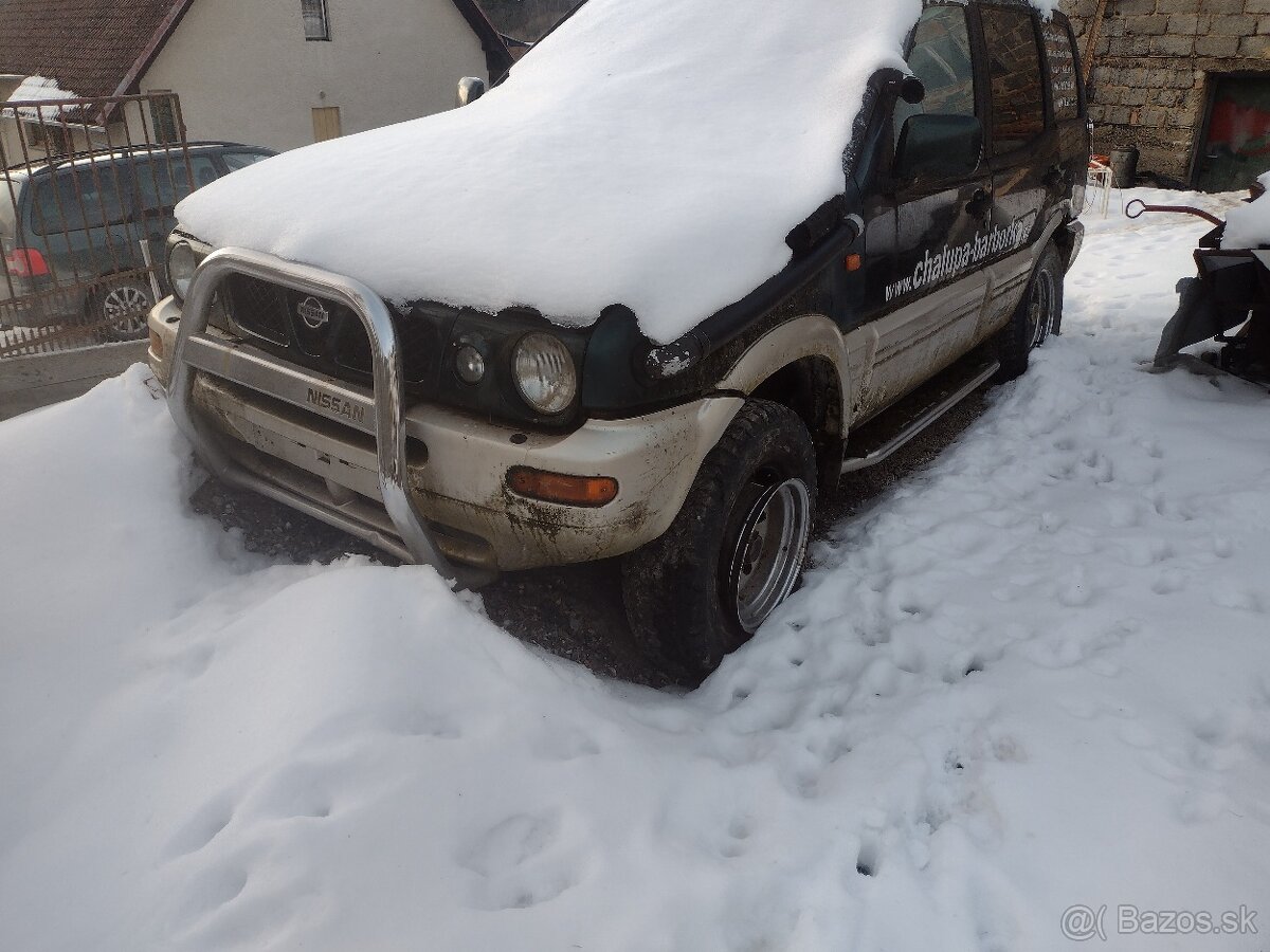 Nissan Terrano 2.4i