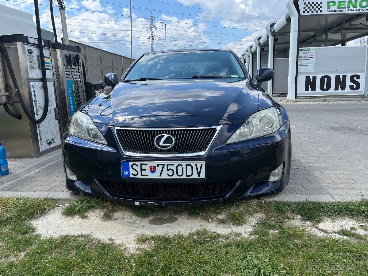 Predám/vymenim Lexus IS220