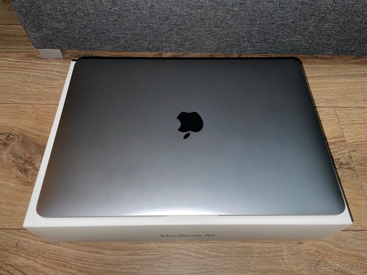 Predám MacBook Air M1, 256 GB SSD, 8 GB RAM – 670 €