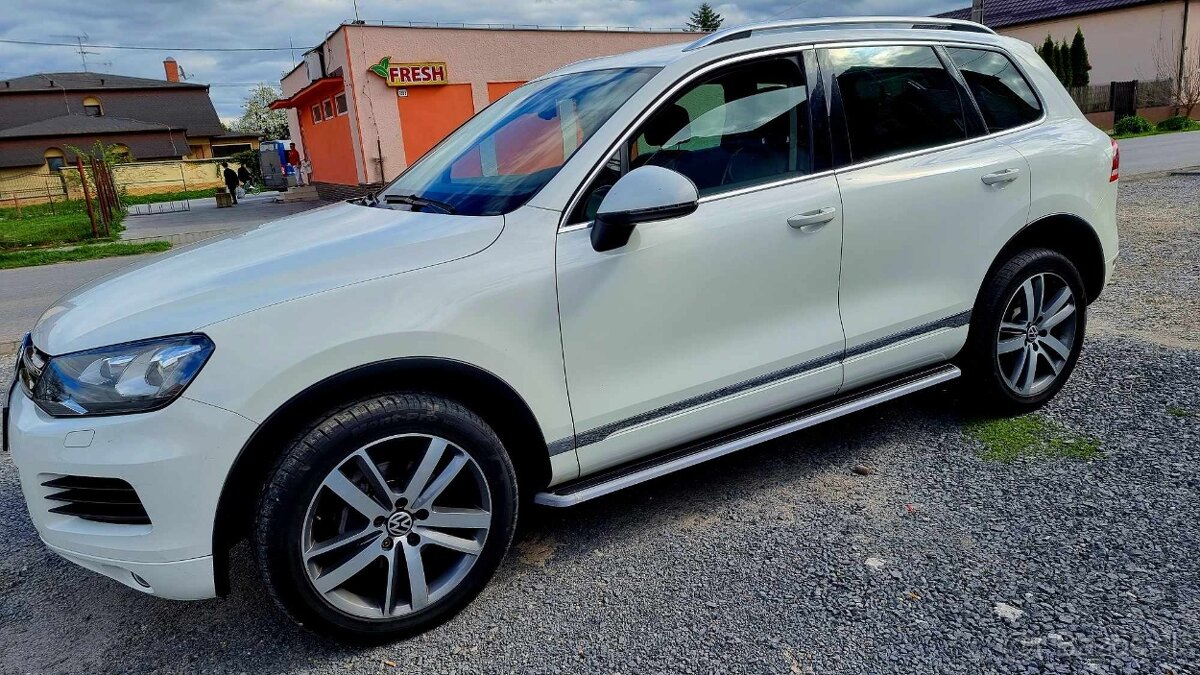 VW TOUAREG  2. RAMPY NÁŠLAPY STUPAČKY