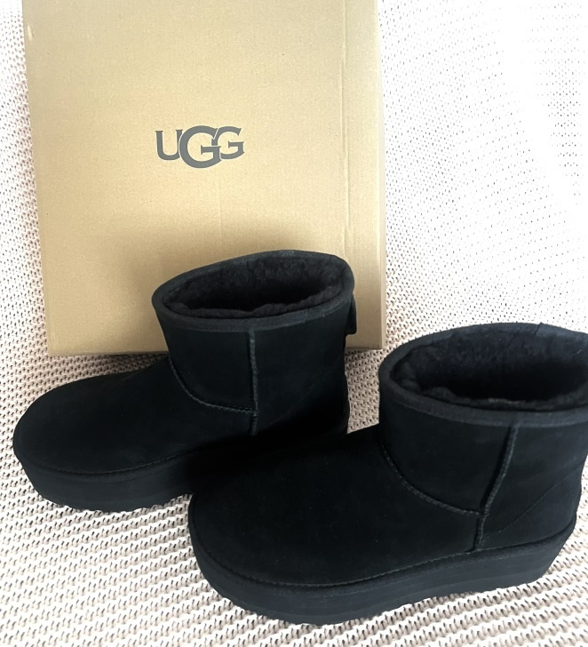 Ugg mini platform