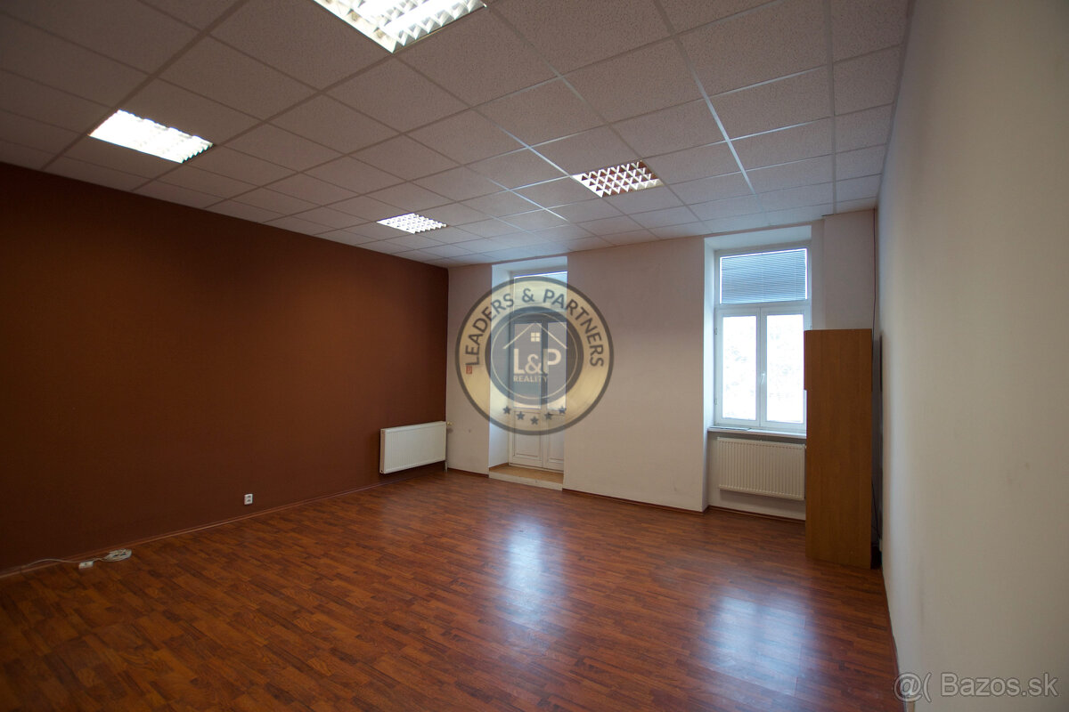 Na prenájom kancelária s balkónom 35 m², Moyzesova ul., Koši