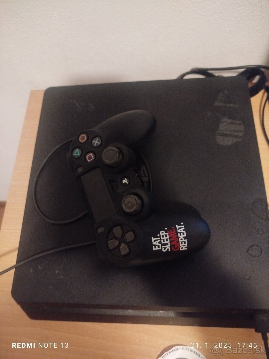 PREDÁM PS4 SLIM 500GB+1 OVLÁDAČ