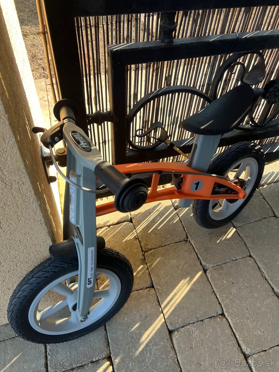 Odrážadlo Firstbike minimálne používané