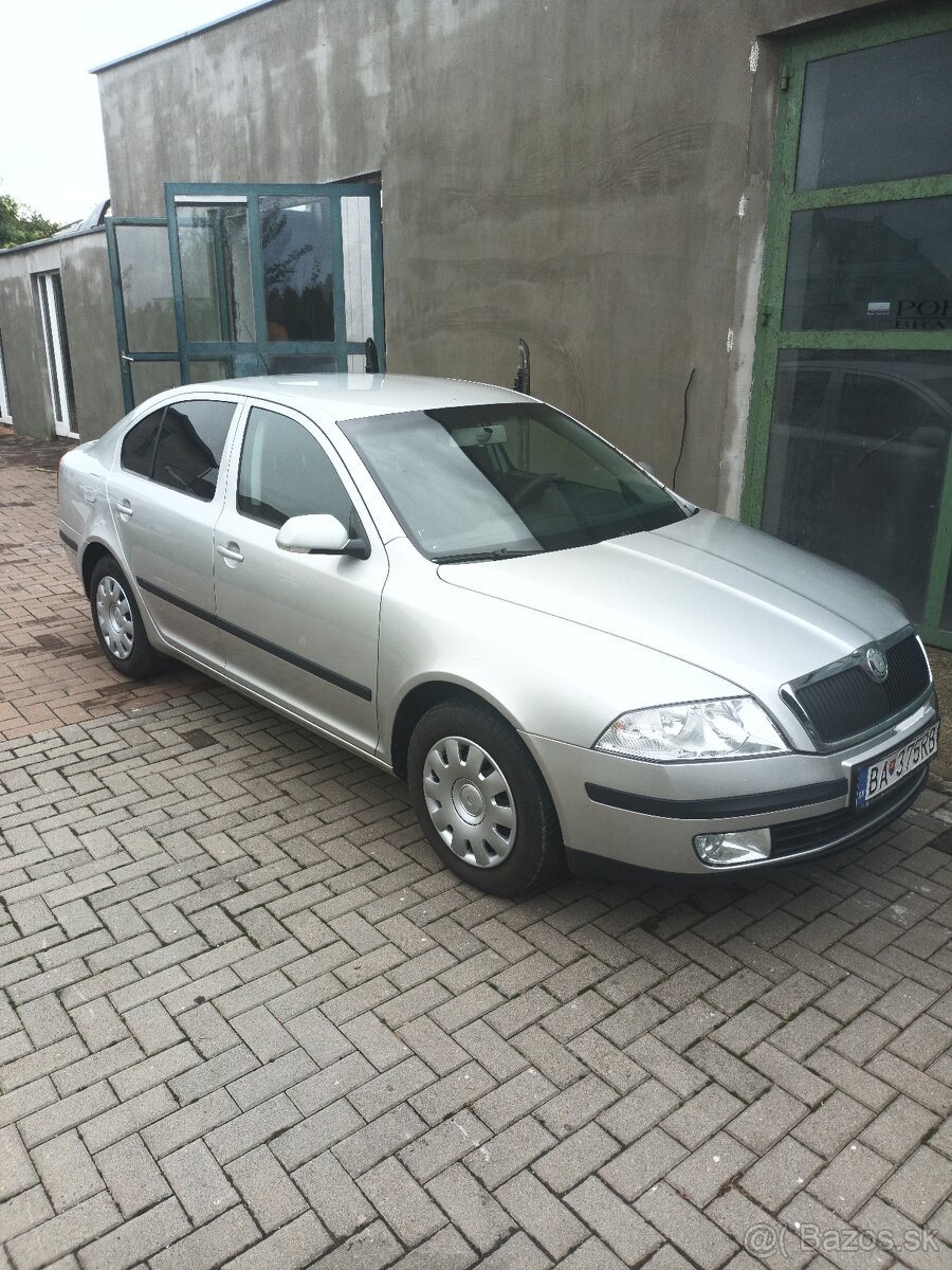 predam skoda octavia 2