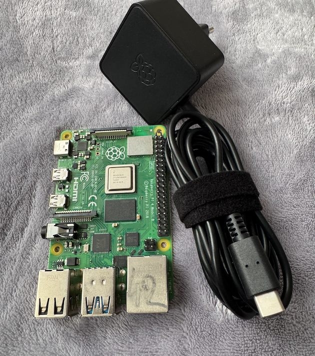 Raspberry Pi 4 Model B - 4 GB RAM