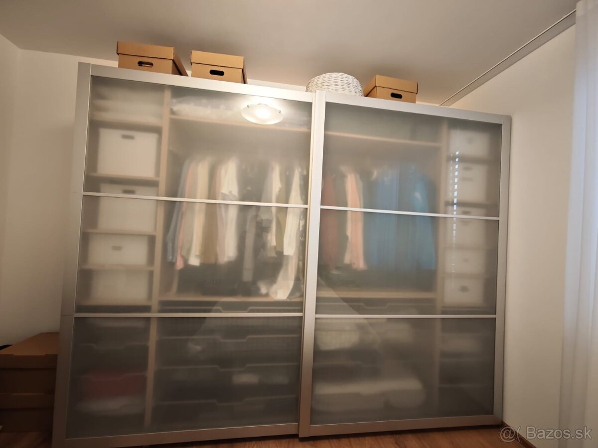 Šatníková skriňa IKEA