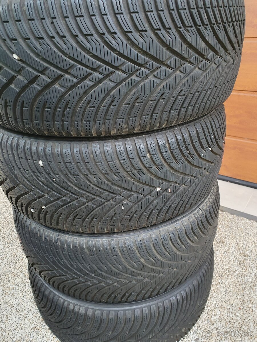 Zimné pneu  235/45R18