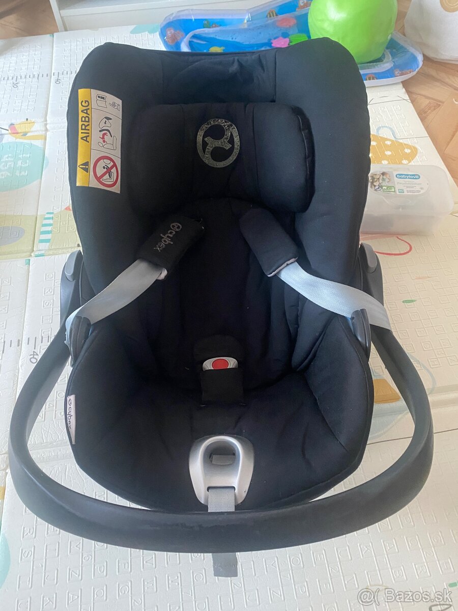 Cybex Cloud Q spolu s izofix základňou