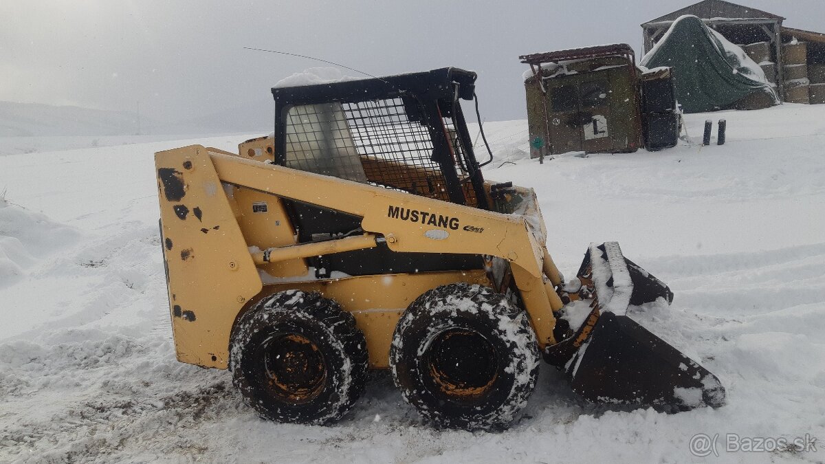 Predam šmykovy  nakladač  Mustang 2,6T