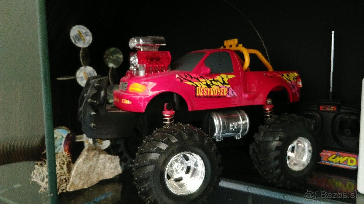 RC autíčko na ovládanie monster truck