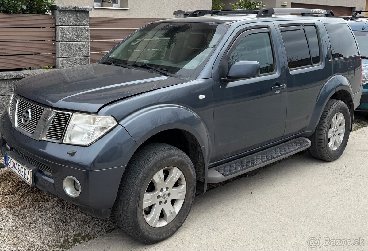 NISSAN PATHFINDER 2.5dci MANUÁL 6