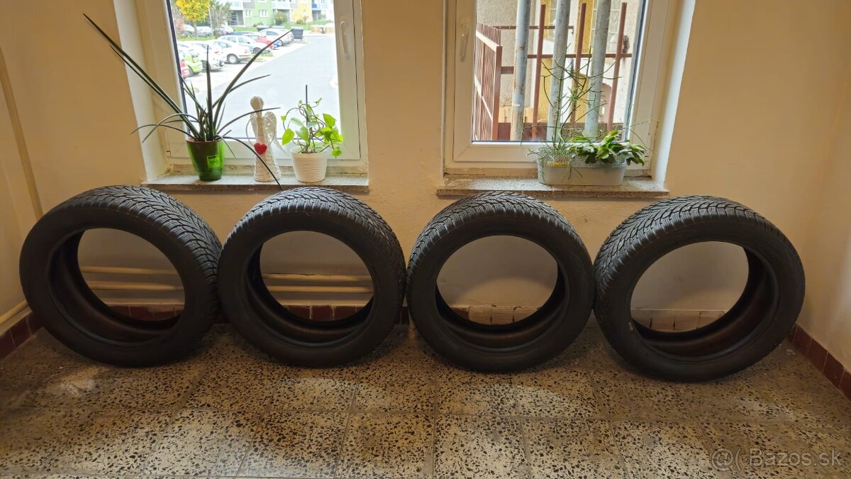 Zimní pneu NOKIAN TYRES 235/50 R19 WR SUV