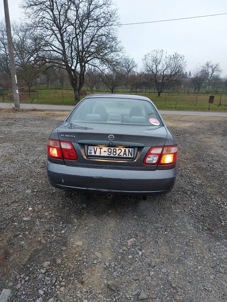 Auto Almera