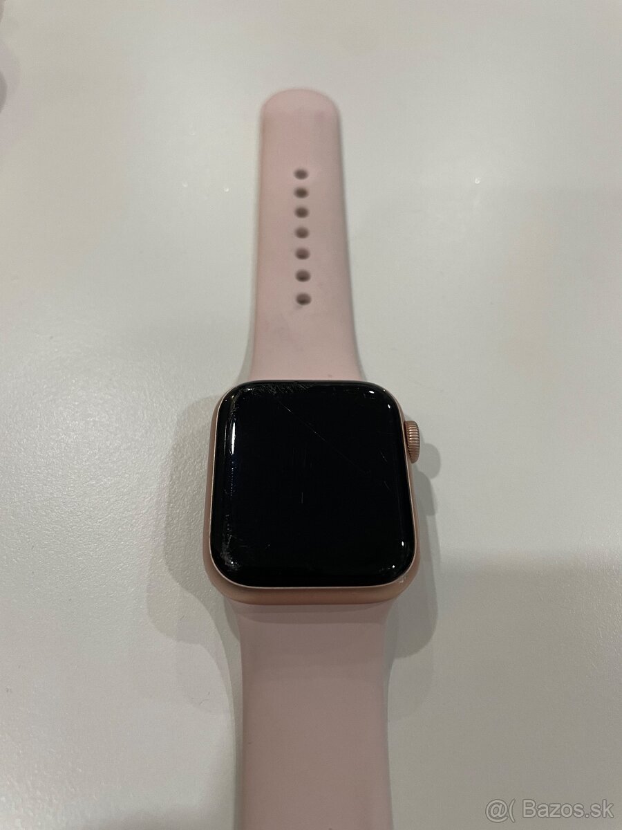 Apple Watch 5 gold aluminum 40mm