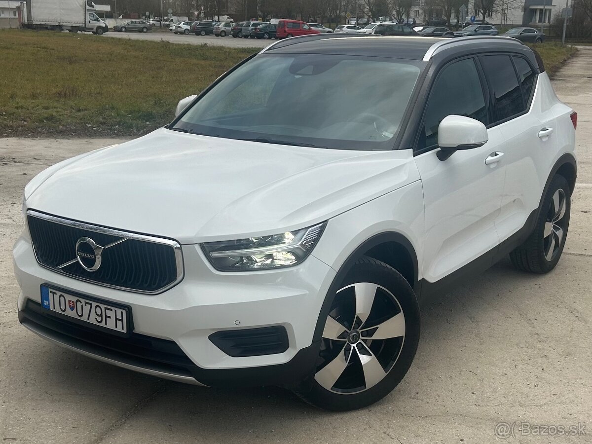 VOLVO XC40 MOMENTUM D3 AUTOMAT