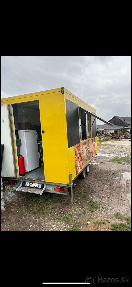 Pojazdny-bufet-food-truck-v-rozmere-4x2