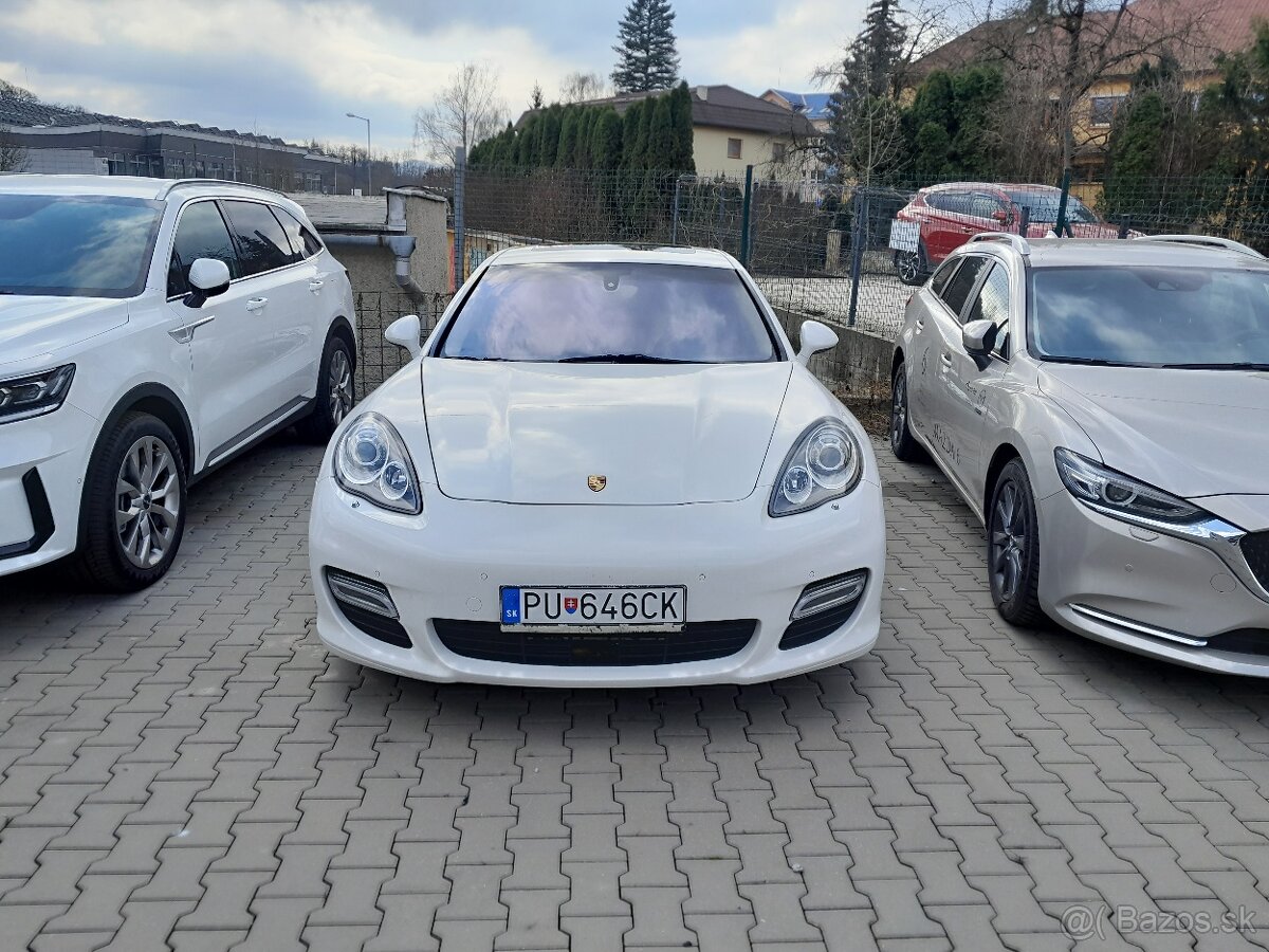 Porsche Panamera turbo 4 S r 2011