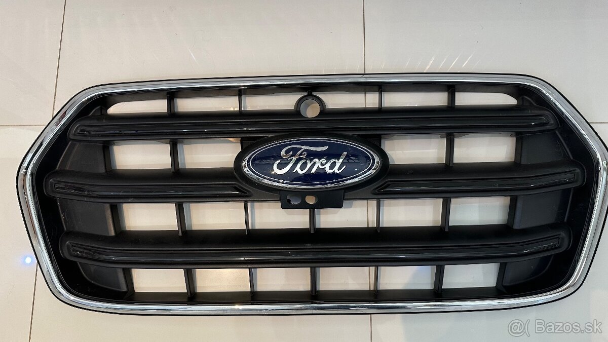 Predam prednú masku na Ford tranzitrok  origynal diel Ford.