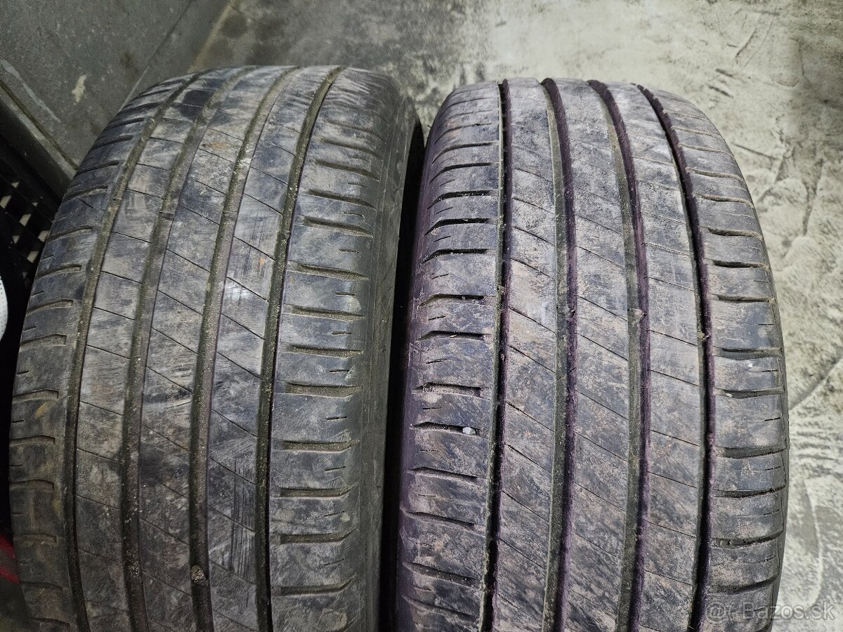 215/55R17