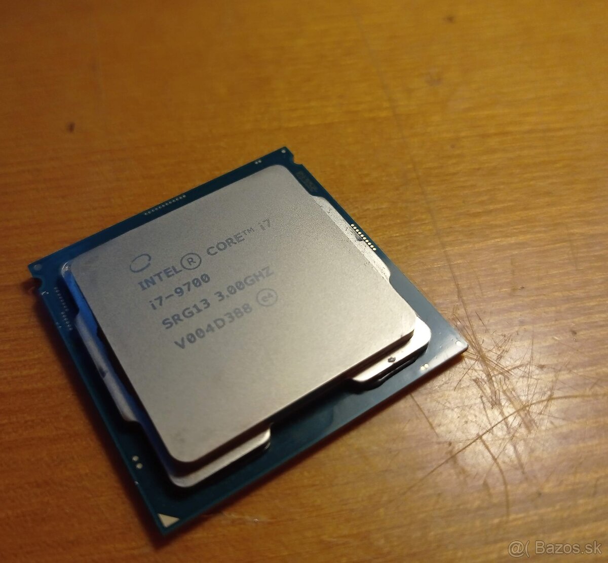 i7 9700 | 3.00 GHz (4,70 GHz) | 8c/8t