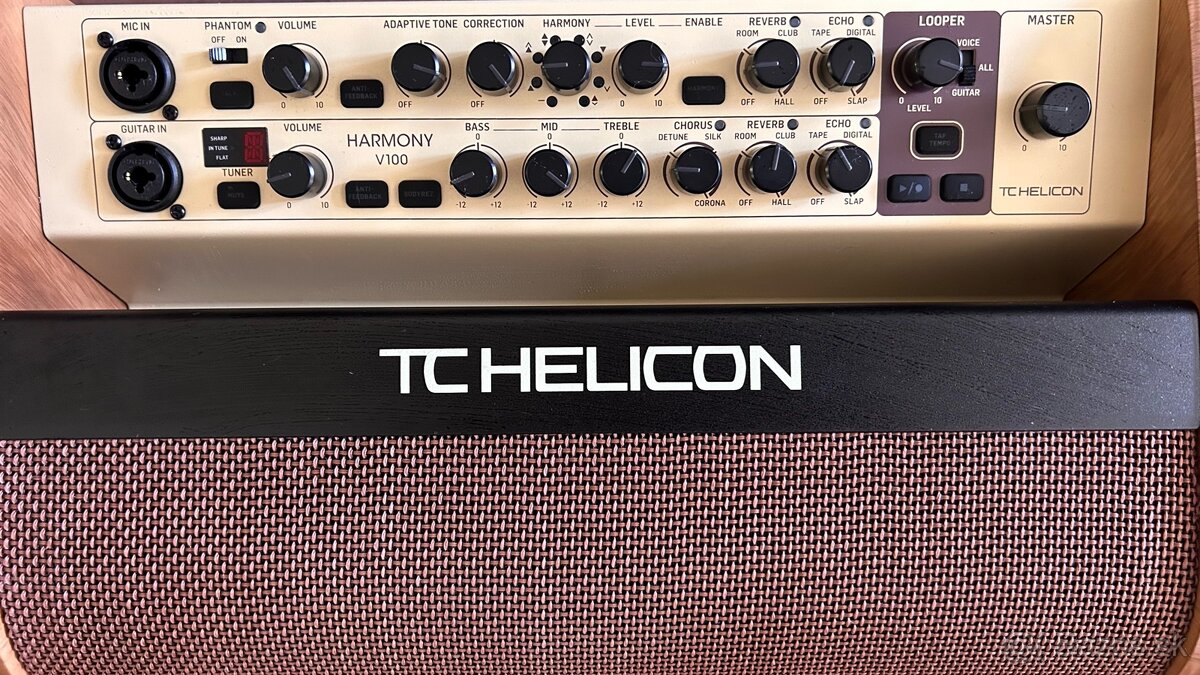 100W gitarové kombo TC Helicon HARMONY V100