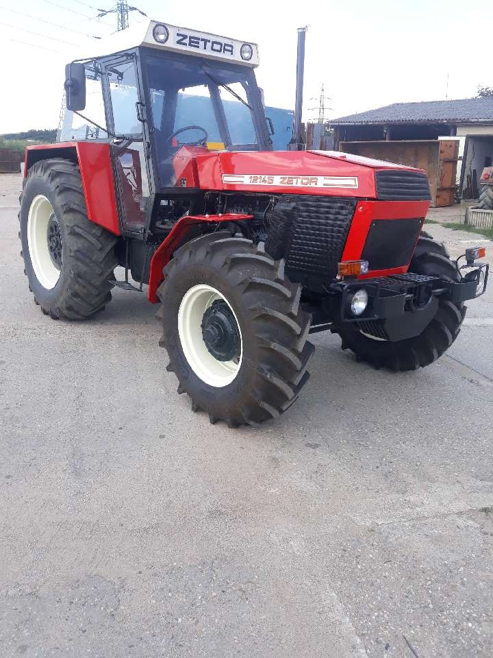 Predam traktor Zetor 12145