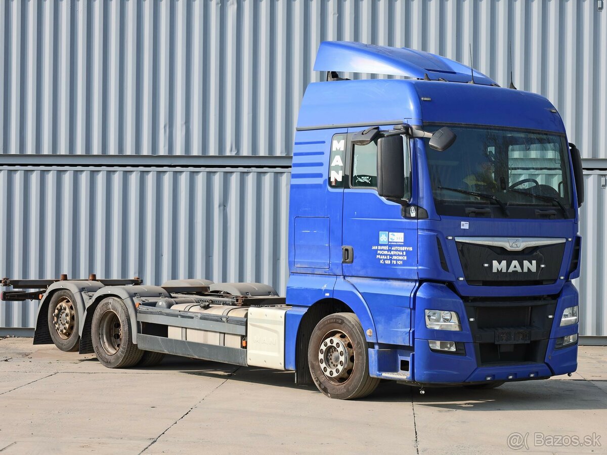 MAN TGX 26.480, NOSIČ VÝMĚNNÝCH NÁSTAVEB (BDF), 6x2, EURO 6,