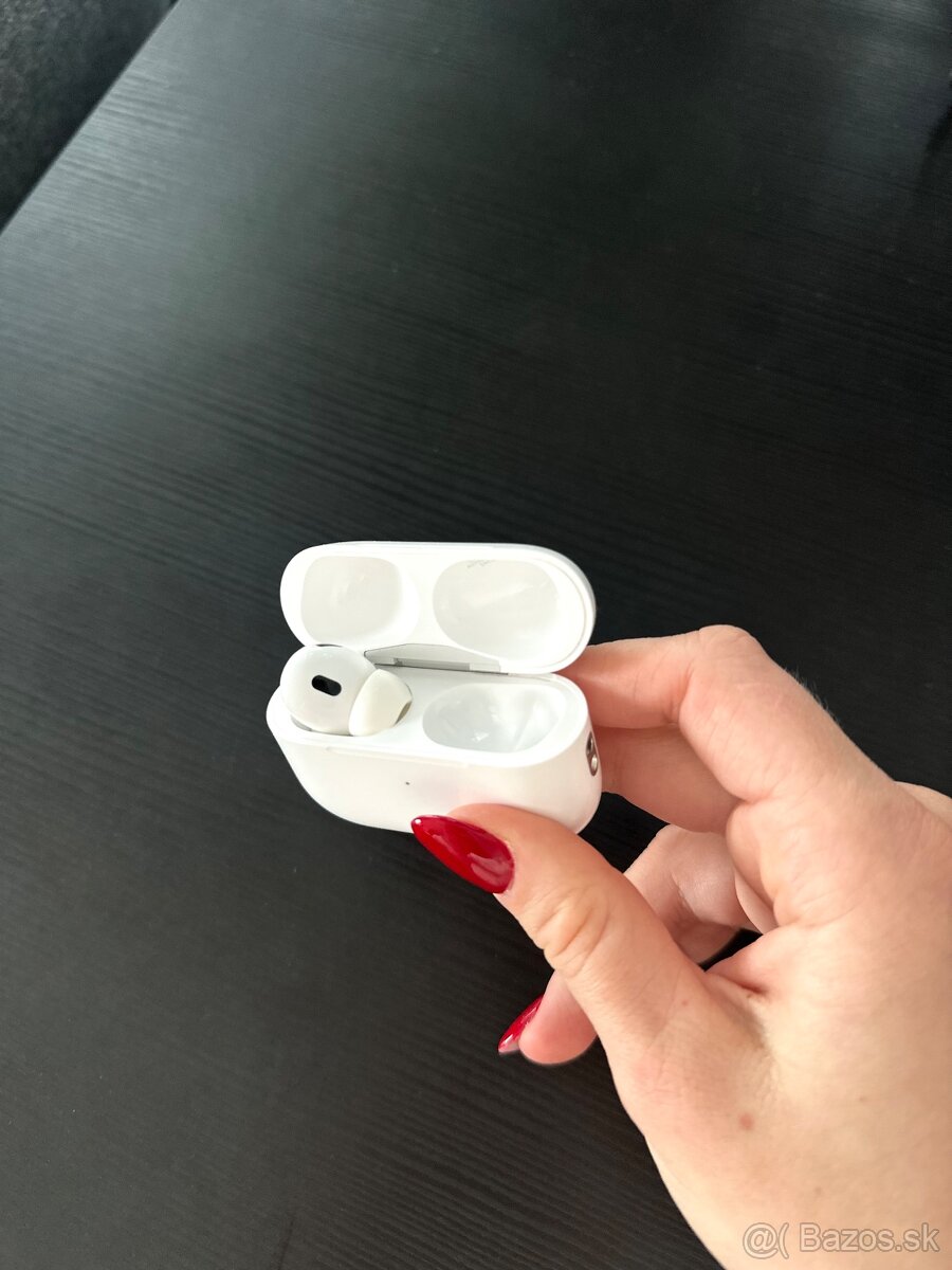 AirPods Pro (krabička + jedno sluchadlo)