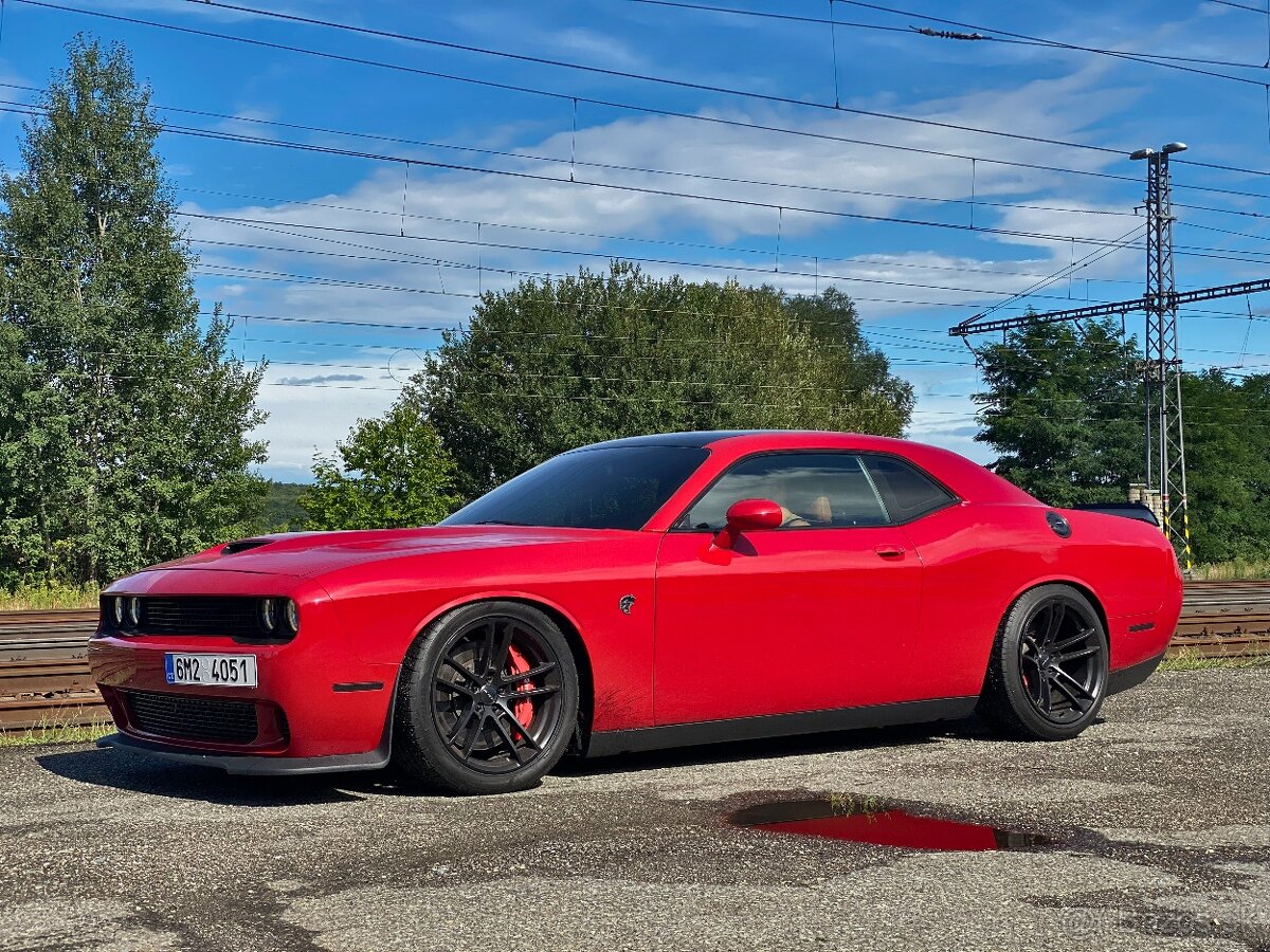 Dodge Challenger Hellcat 6.2l V8 custom 2016 800 koní