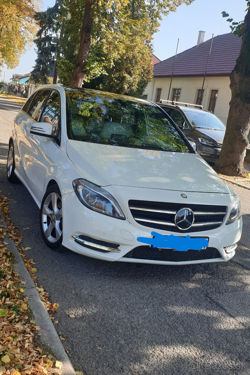 MERCEDES BENZ B trieda