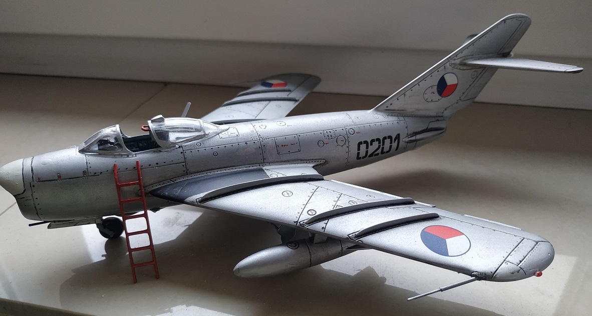 plastikový model Mig-17 1/48