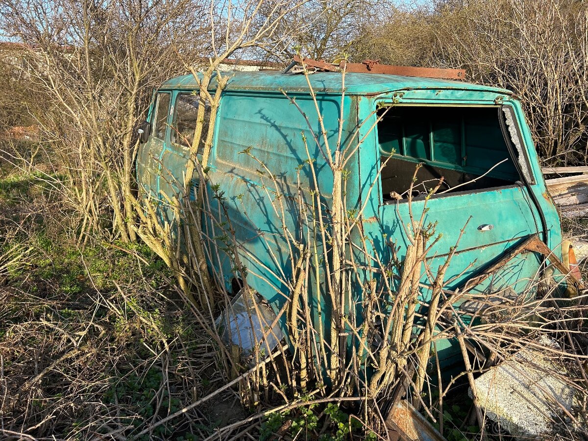 Škoda 1203 karoséria