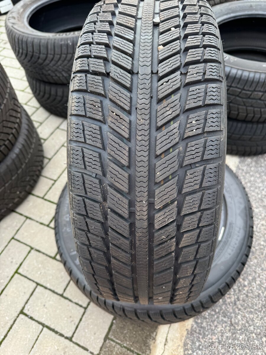 215/55R17 Syron