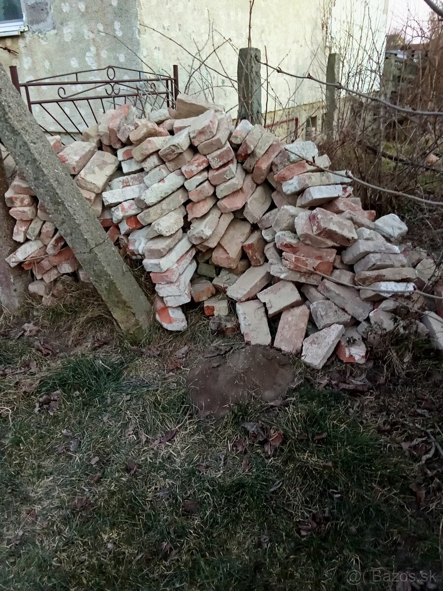 Darujem za odvoz staré palene tehly