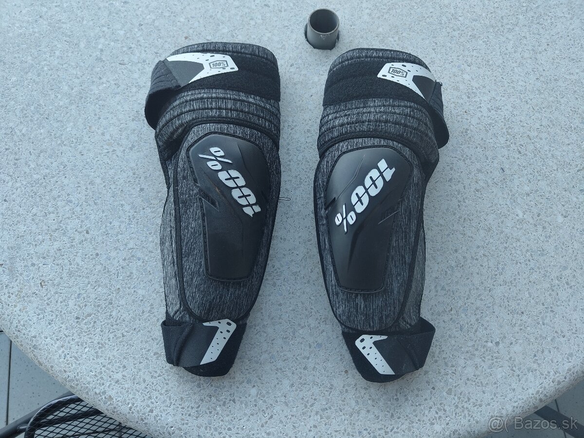 Chrániče lakťov 100% FORTIS Elbow Guards.