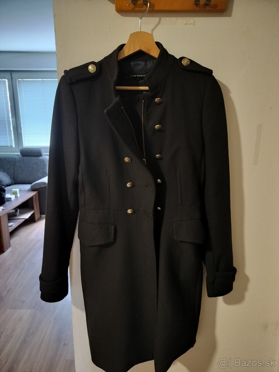 Zara woman vojensky cierny kabat 38 M