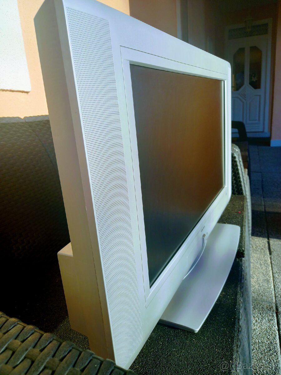 LCD televízor