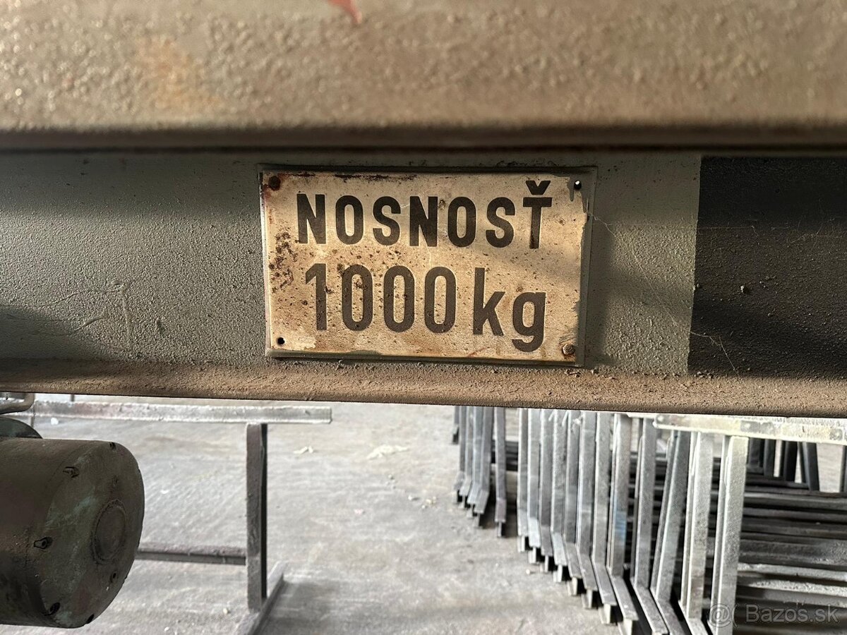 Otočný žeriav - nosnosť 1000kg