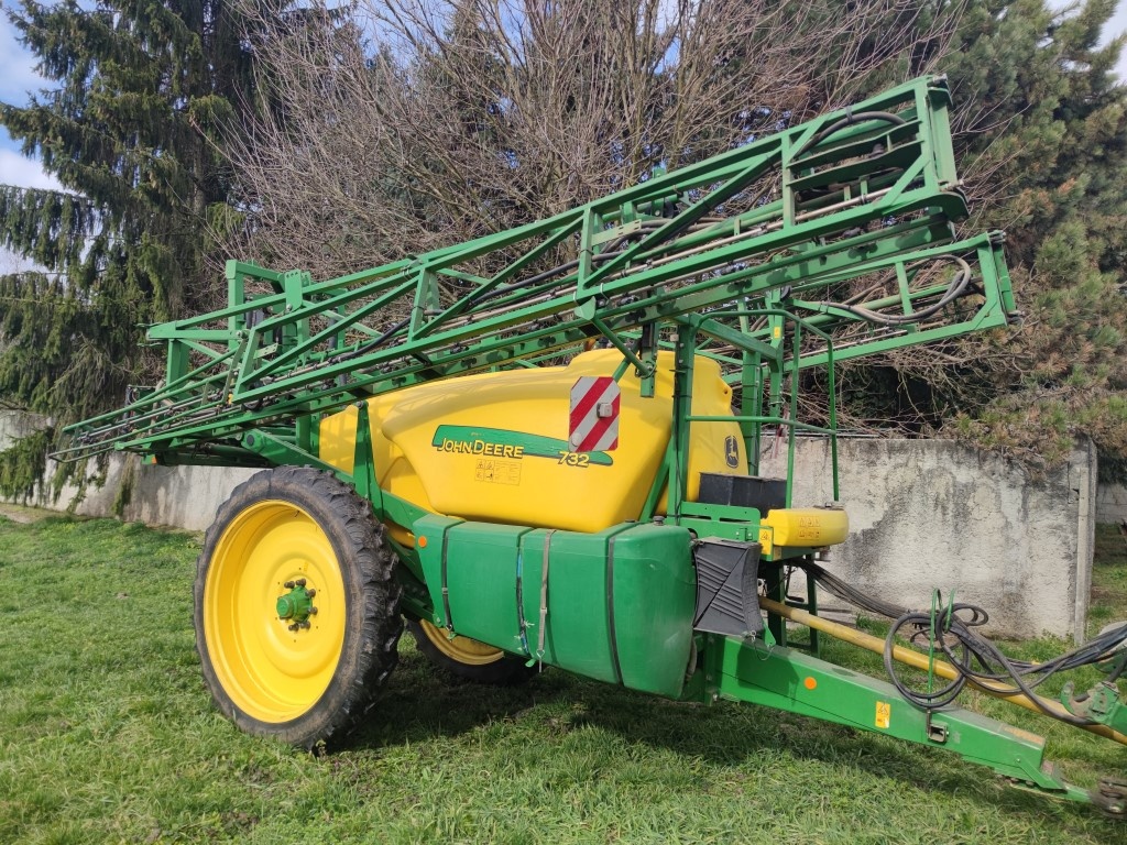 Na predaj postrekovač John Deere 732