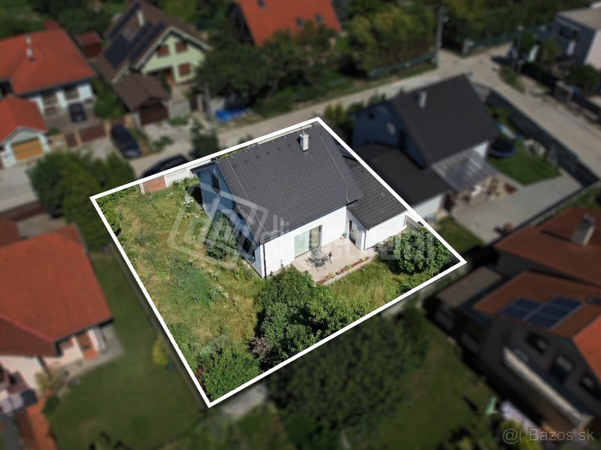 Vo výbornom stave  4 izbtehlový dom s garážou, 473m2 …